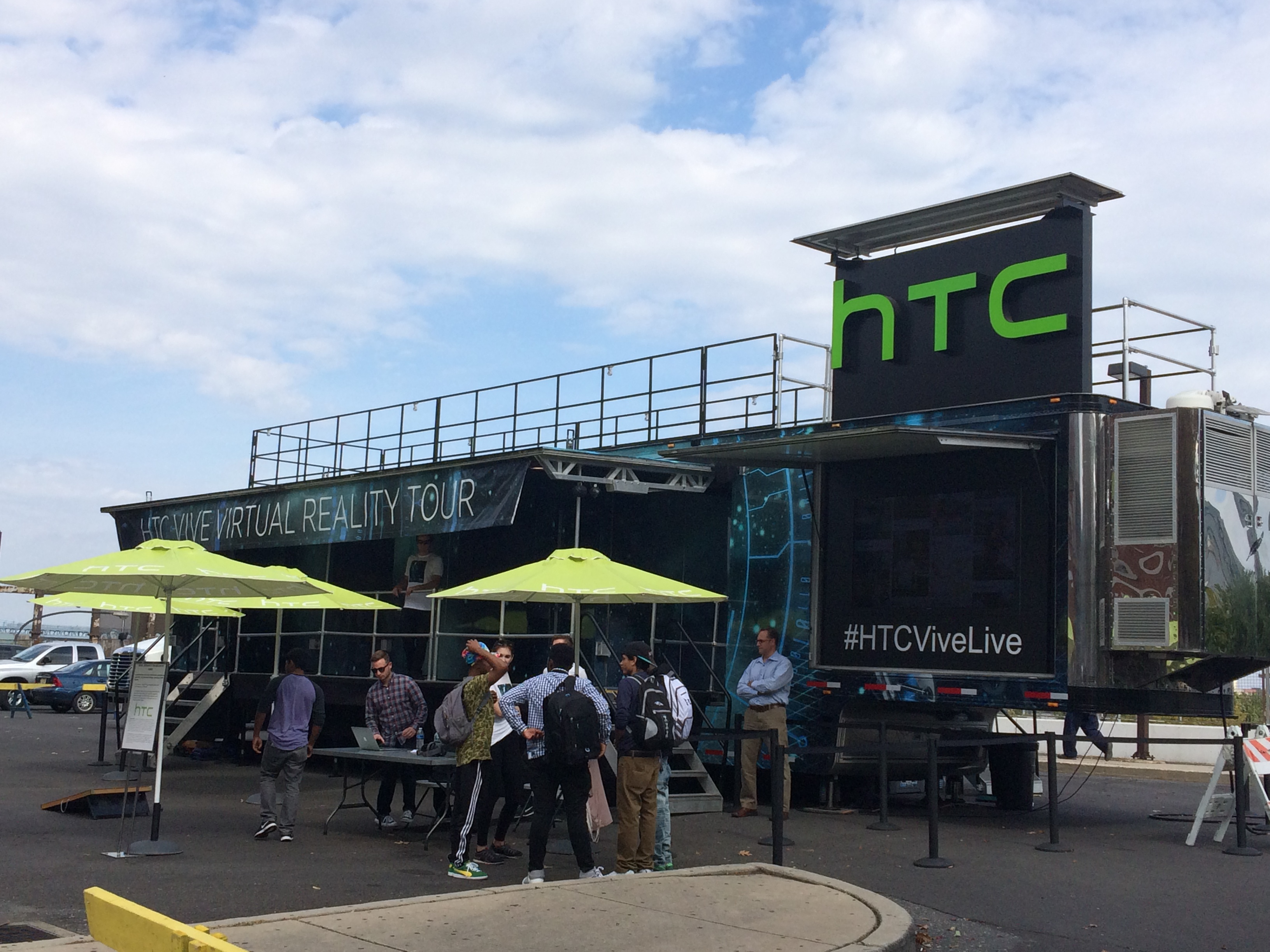 HTC Vive Virtual Reality Tour on South Street